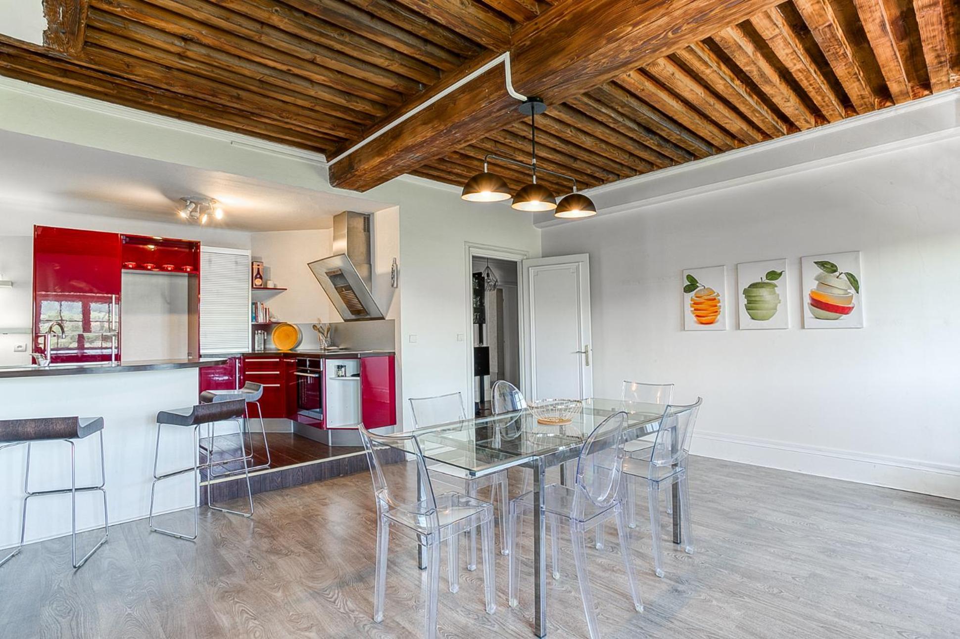 Sejourner Au Chateau De La Roue Grand Appartement Lissieu Bagian luar foto