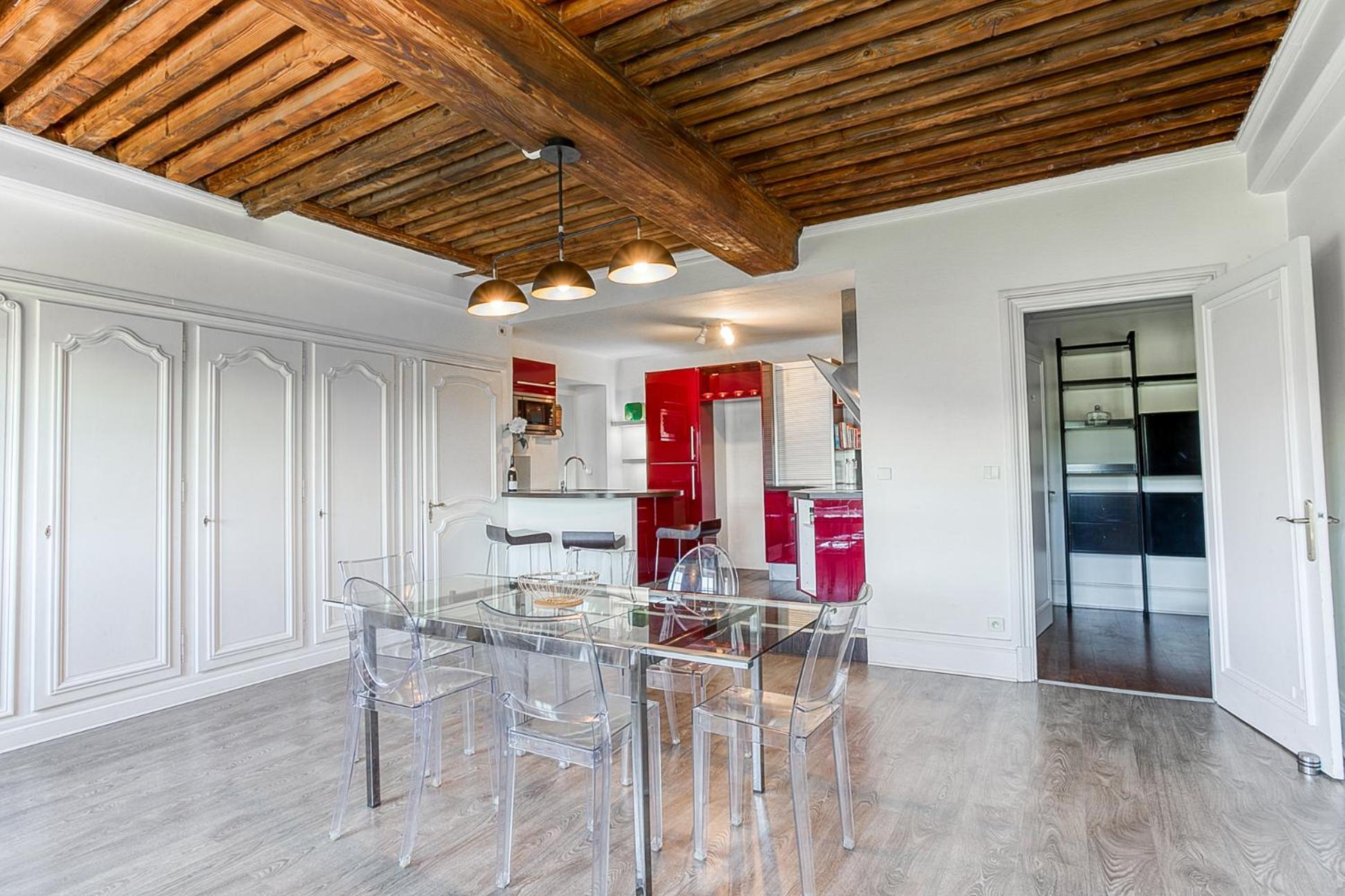 Sejourner Au Chateau De La Roue Grand Appartement Lissieu Bagian luar foto