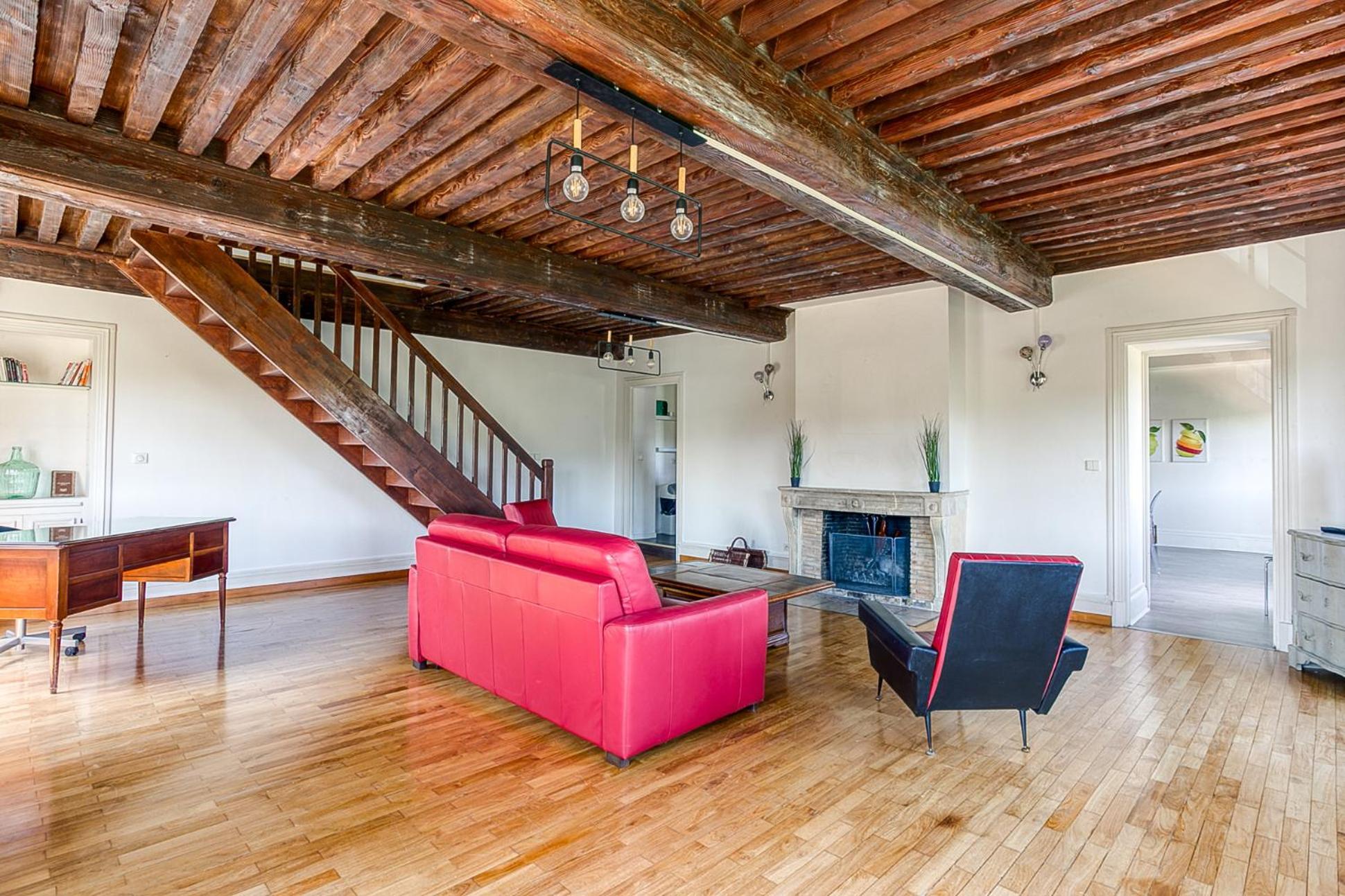 Sejourner Au Chateau De La Roue Grand Appartement Lissieu Bagian luar foto