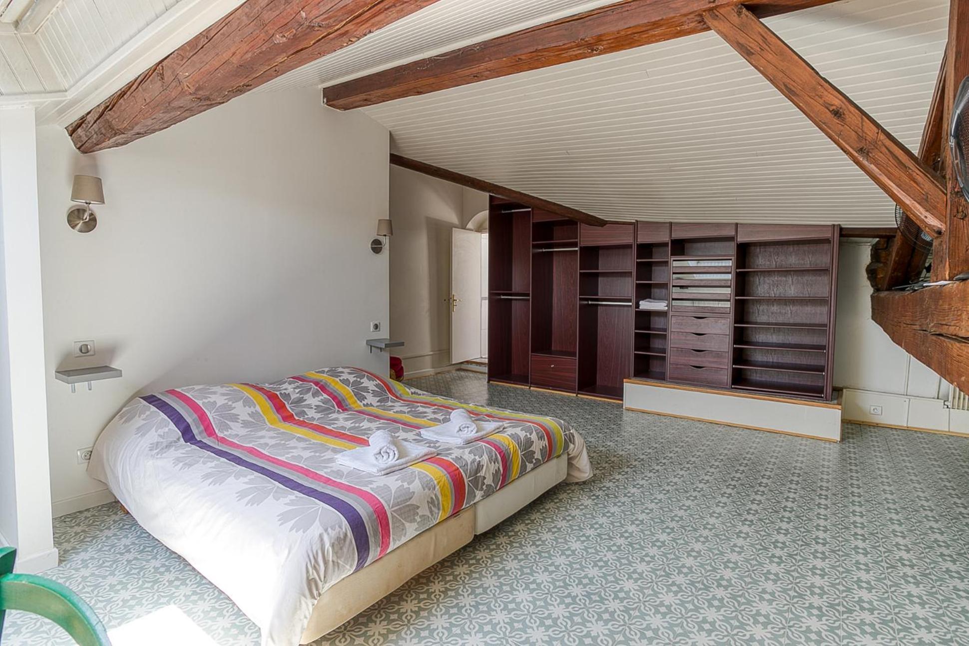 Sejourner Au Chateau De La Roue Grand Appartement Lissieu Bagian luar foto