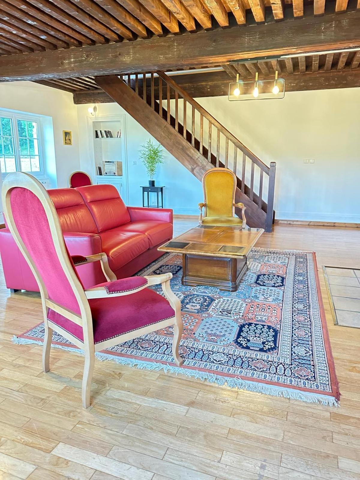 Sejourner Au Chateau De La Roue Grand Appartement Lissieu Bagian luar foto