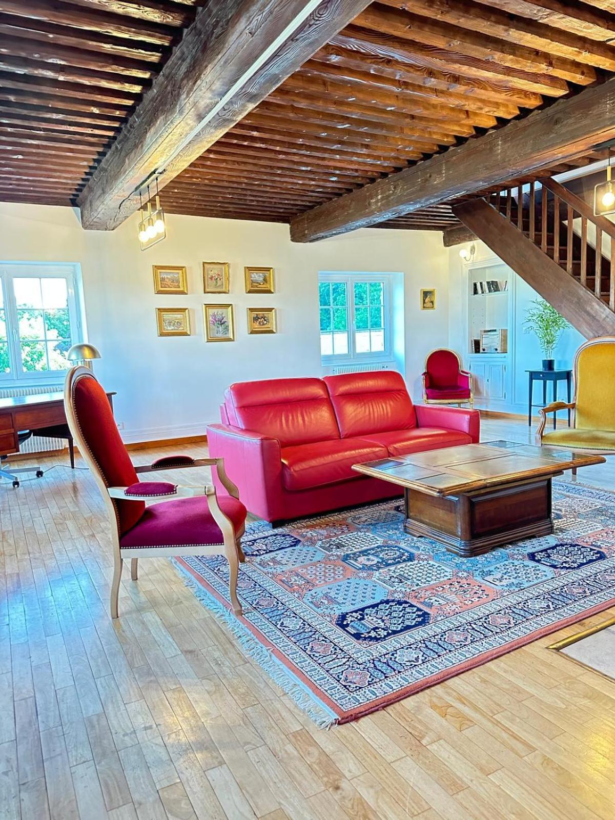 Sejourner Au Chateau De La Roue Grand Appartement Lissieu Bagian luar foto